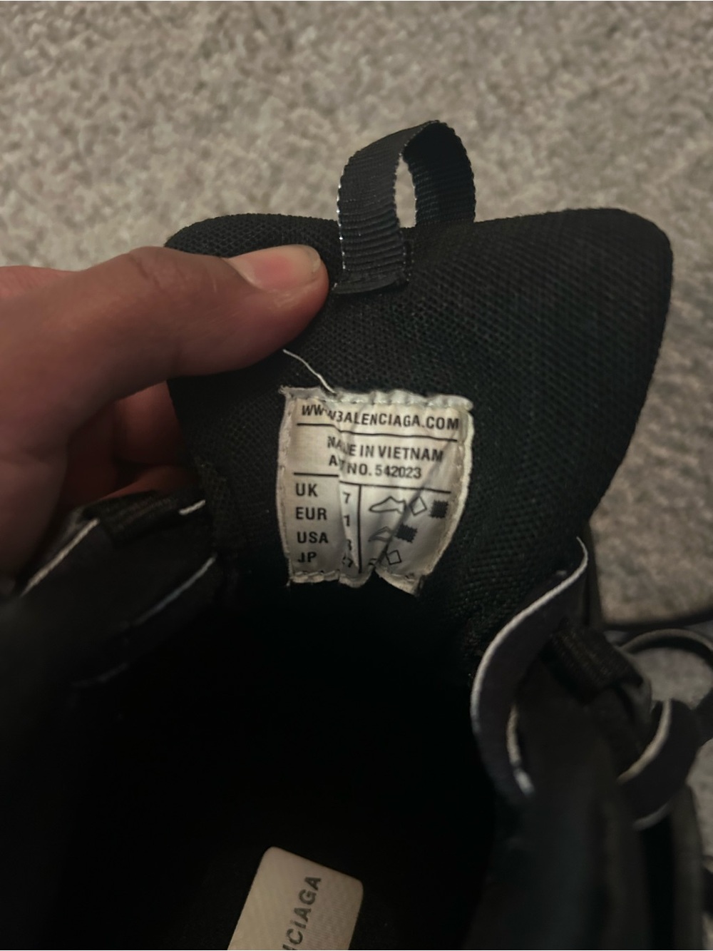 Balenciaga Men's Black and Gray Runner Sneakers - Picture 3 of 7